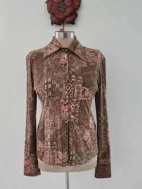 LINEA BLU | Women's Printed Button-Up Top in Brown and Pink